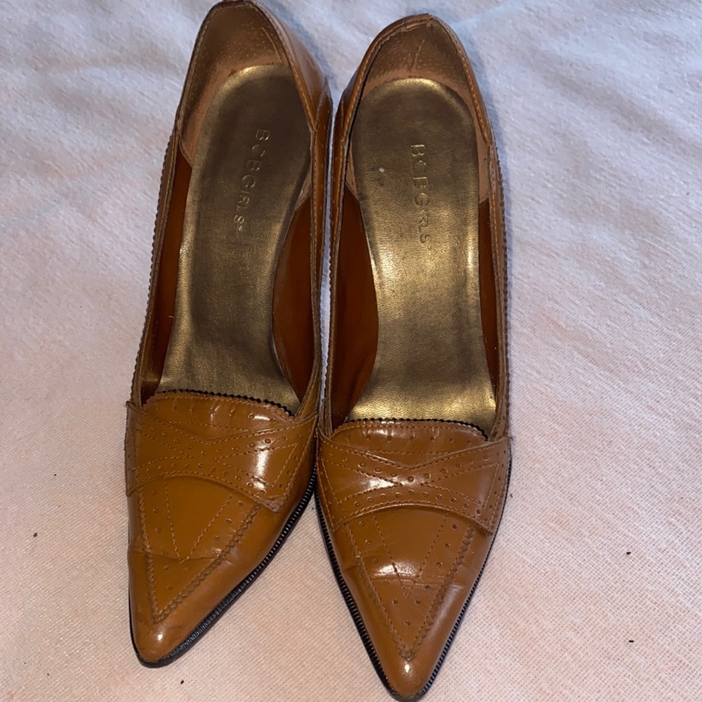 BEAUTIFUL BCBGIRLS, SIZE 9, TAN COLOR!
